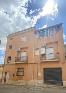 Stadthaus in Menfi Außenansicht